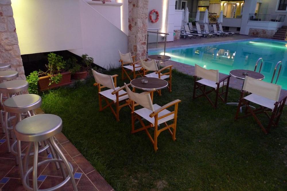 Theros Hotel Тавронитис Экстерьер фото